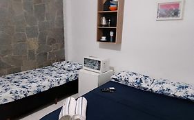 Linhare's Suítes e Kitnets